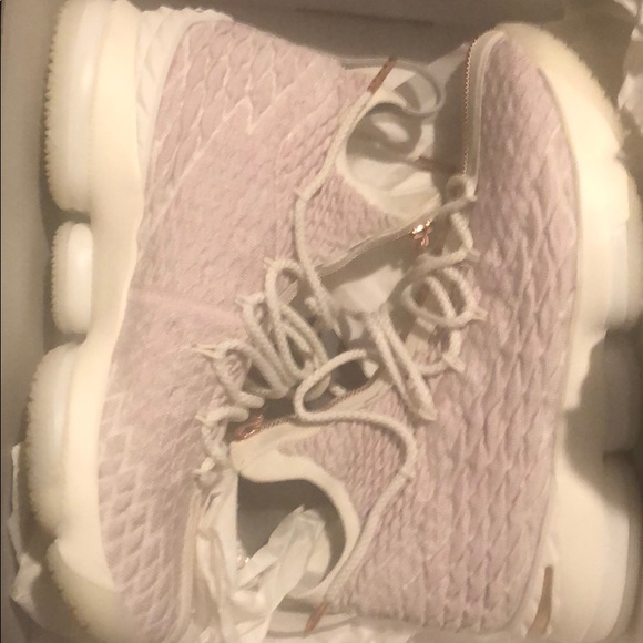 rose gold lebron 15